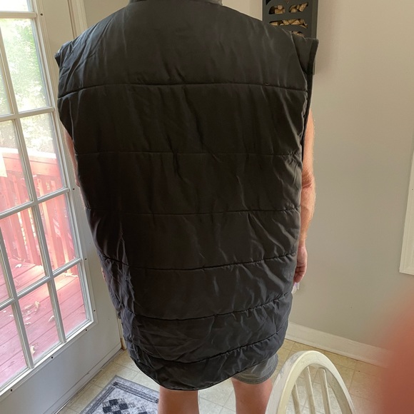 Enyoce Sean Combs Co. 5X Zipper Puffer/Wind breaker Vest. Black with Red zipper. - Picture 5 of 7